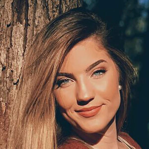 Kierstin Williams Headshot 4 of 14