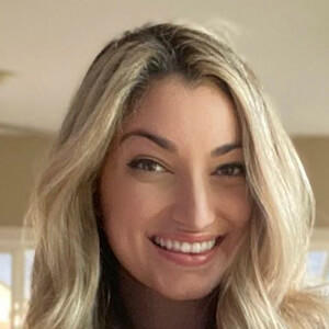 Kiki Sutherd Headshot 4 of 9