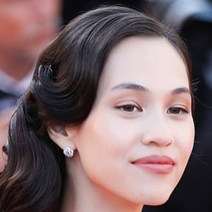 Kiko Mizuhara Headshot 4 of 5