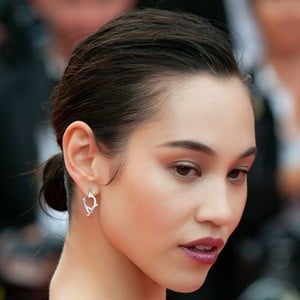 Kiko Mizuhara Headshot 5 of 5