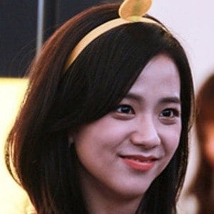 Jisoo Headshot 5 of 6