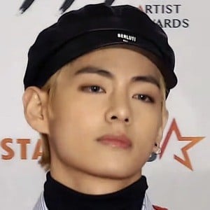 Kim Taehyung Headshot 2 of 5