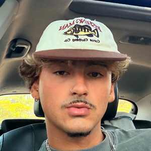 Kim Vieira Headshot 3 of 4