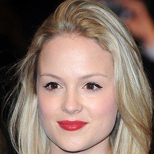 Kimberley Nixon Headshot 4 of 7