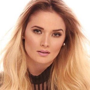 Kimberly Dos Ramos Headshot 3 of 10