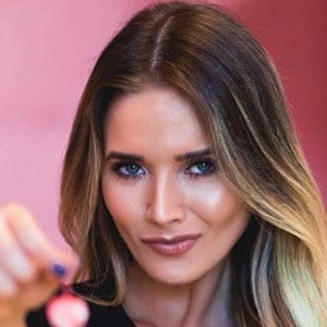 Kimberly Dos Ramos - Age, Family, Bio | Famous Birthdays