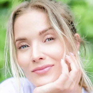Kimberly Dos Ramos Headshot 7 of 10