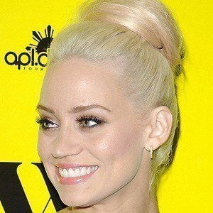 Kimberly Wyatt Headshot 8 of 10