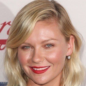 Kirsten Dunst at age 33