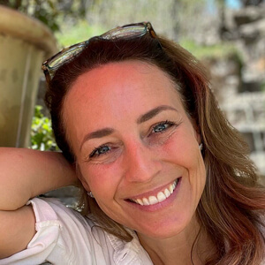 Kirsten Warner Headshot 2 of 3