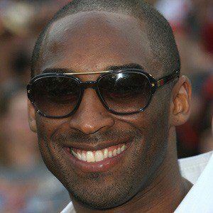 Black sunglasses worn by Kobe Bryant as seen in Kobe Bryant's Muse