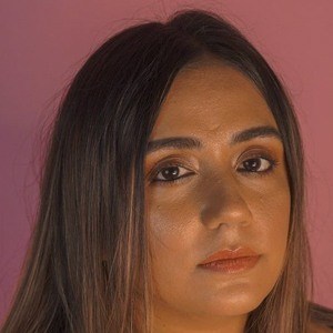 Komal Narang Headshot 8 of 10