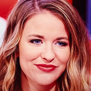 Kristen Ledlow Headshot 4 of 6