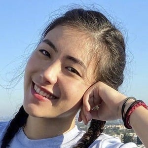 Kristen Li Headshot 9 of 10