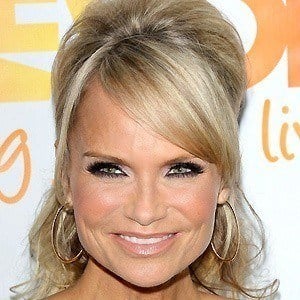 Kristin Chenoweth Headshot 4 of 10