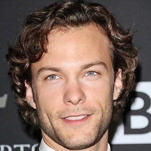 Kyle Schmid - Bio, Family, Trivia | Famous Birthdays
