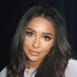 kyleeemarie Headshot 2 of 6