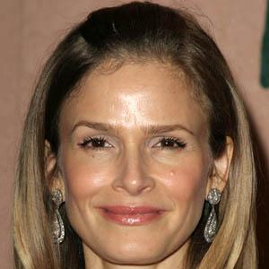 Kyra Sedgwick Headshot 4 of 7