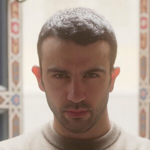 La Ducha Fría Headshot 3 of 3