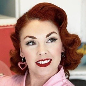Laci Fay Headshot 5 of 10