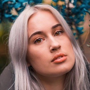 Lael Hansen Headshot 5 of 10