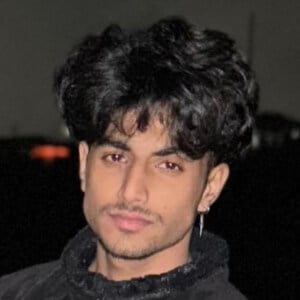 Lakshya Suri Headshot 2 of 10