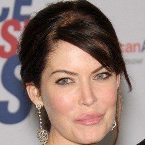 Lara Flynn Boyle - Bio, Family, Trivia | Famous Birthdays