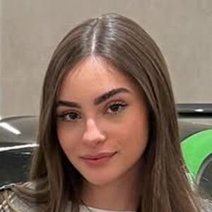 Lara Lovison Headshot 2 of 2