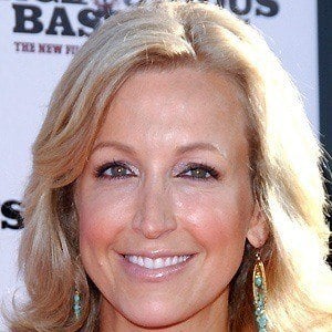 Lara Spencer Headshot 5 of 10