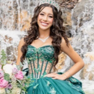 larawachtendorff Headshot 3 of 4