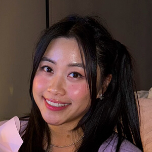 Late Night Anna Headshot 6 of 6