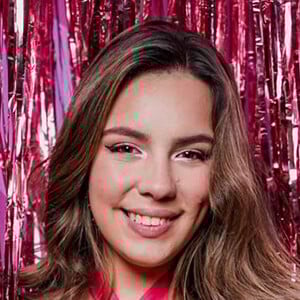 Laura De Castro Headshot 5 of 13