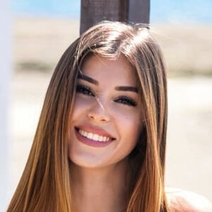 Laura Medina Headshot 3 of 6