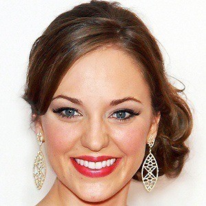 Laura Osnes Headshot 9 of 10