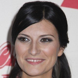 Laura Pausini Headshot 4 of 8