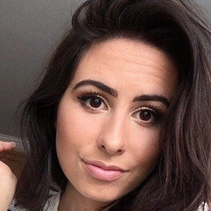 Lauren Cimorelli Headshot 4 of 10