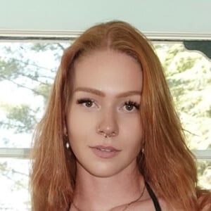 Lauren Elizabeth Headshot 2 of 6