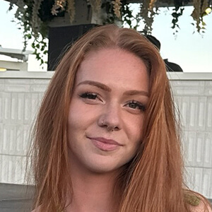 Lauren Elizabeth Headshot 5 of 6