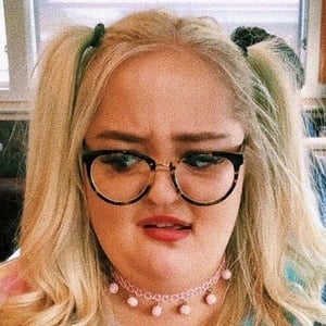 Lauren Godwin at age 18