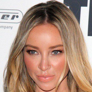 Lauren Pope Headshot 9 of 10