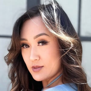 LaurDIY Headshot 2 of 3