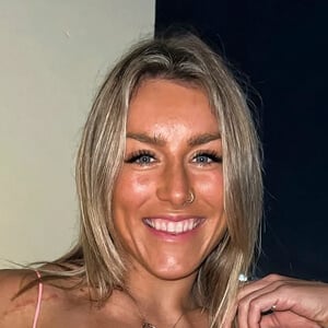 Lauren Stallwood Headshot 3 of 6