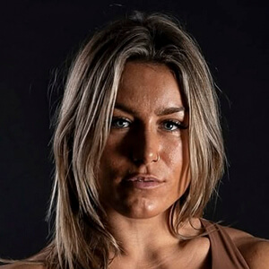Lauren Stallwood Headshot 4 of 6