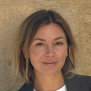 Laurie Ferraro Headshot 3 of 4