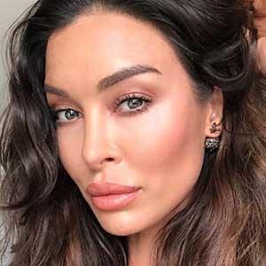 Laurina Fleure - Age, Family, Bio | Famous Birthdays