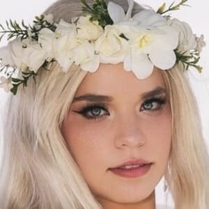 Lavie Kiwi  at age 24