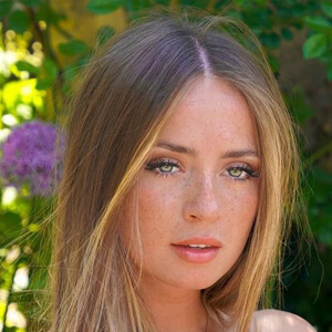 Lea Katharina Maria Headshot 4 of 6
