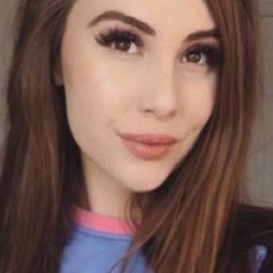 Leah Ashe Bio Facts Family Famous Birthdays - leah ashes real roblox password