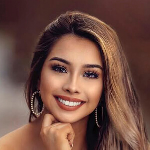 Leah Raquel Headshot 2 of 6