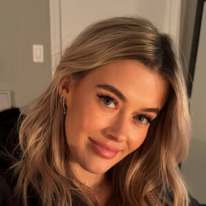 Leah Revelle Headshot 2 of 6